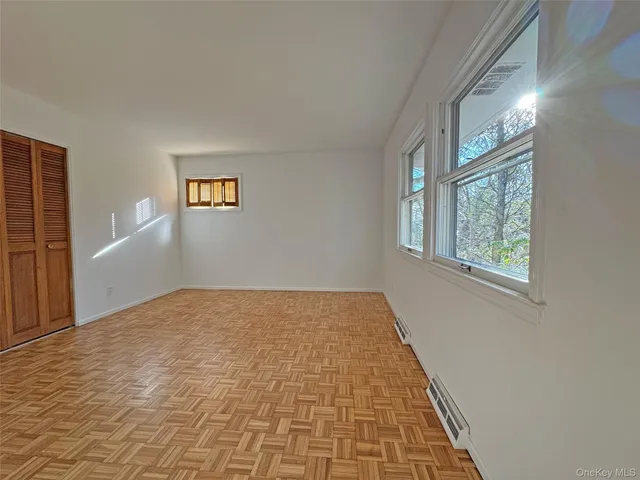 $900,000 | 461 Pinebrook Boulevard, New Rochelle, NY 10804