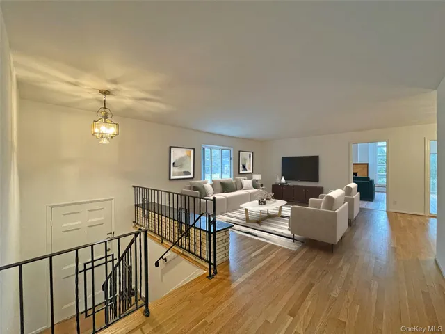 $900,000 | 461 Pinebrook Boulevard, New Rochelle, NY 10804