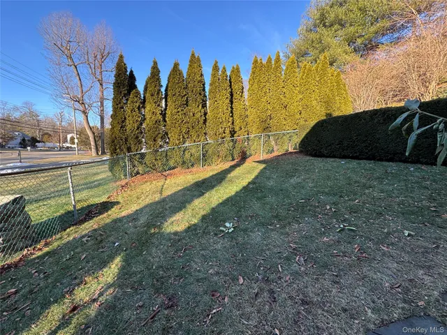 $900,000 | 461 Pinebrook Boulevard, New Rochelle, NY 10804