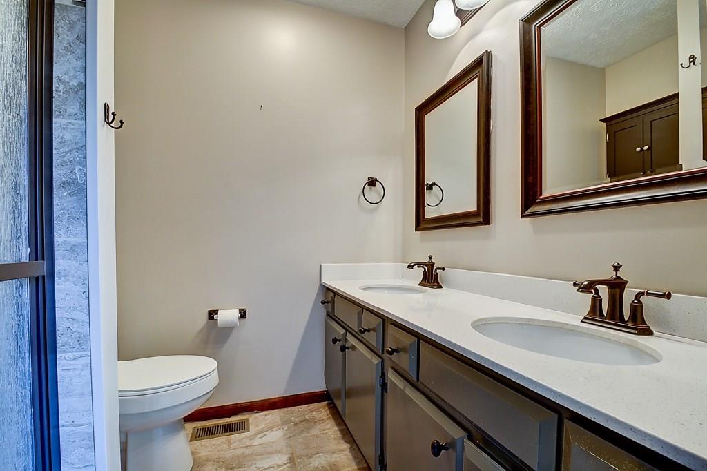 8674 Fox Ridge Lane Indianapolis, IN 46256 - Photo 15 of 25 Gallery Image 15