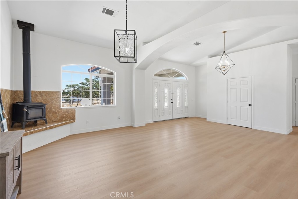 825 La Mesa Road Pinon Hills, CA 92372 - Photo 16 of 64