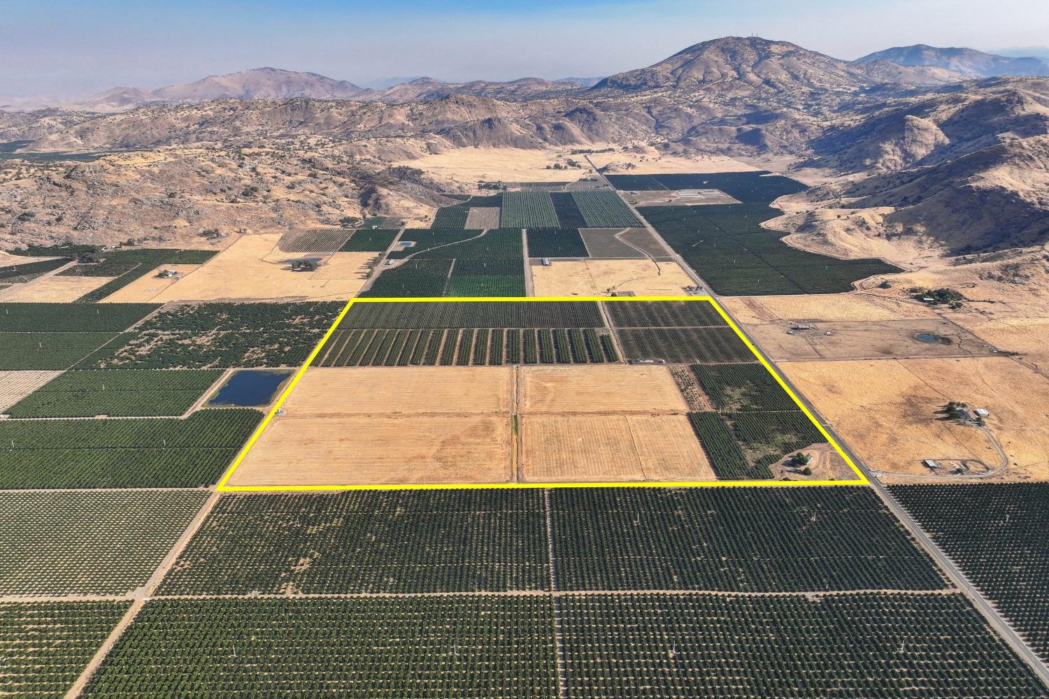 a picture of a tennis court