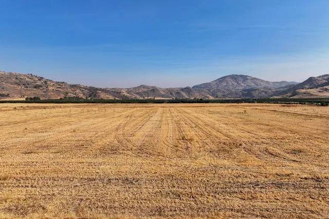 $3,120,000 | 3905 South Hills Valley Road, Orange Cove, CA 93646