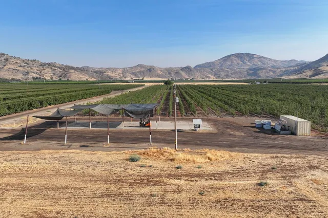 $3,120,000 | 3905 South Hills Valley Road, Orange Cove, CA 93646