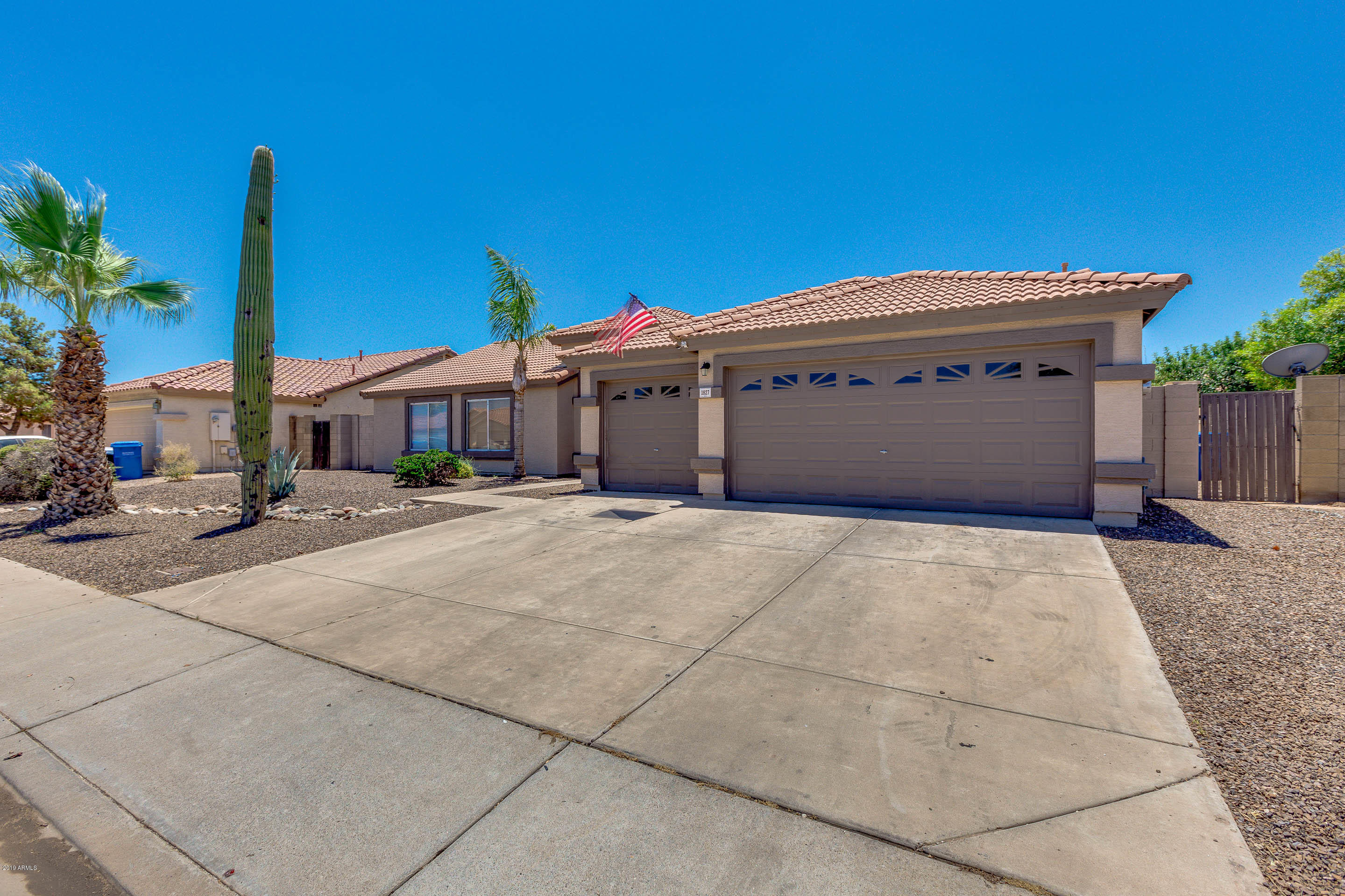 1827 East Vineyard Road Phoenix, AZ 85042 - Photo 3 of 58 03-Vineyard