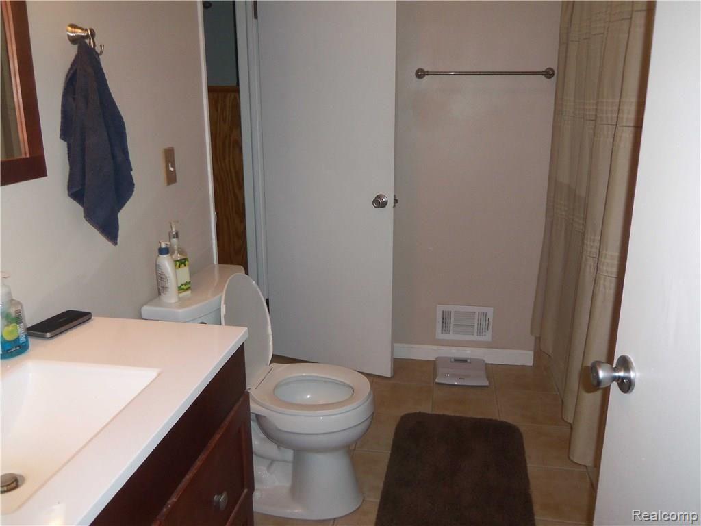 4892 Hadley Road Goodrich, MI 48438 - Photo 6 of 23 002.jpg