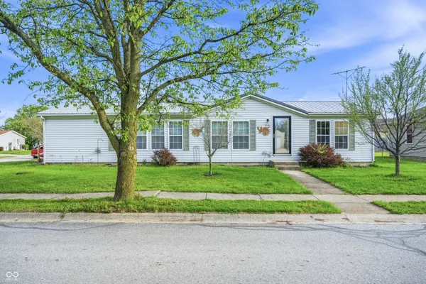 $199,900 | 3336 Fall Valley Drive, Columbus, IN 47203