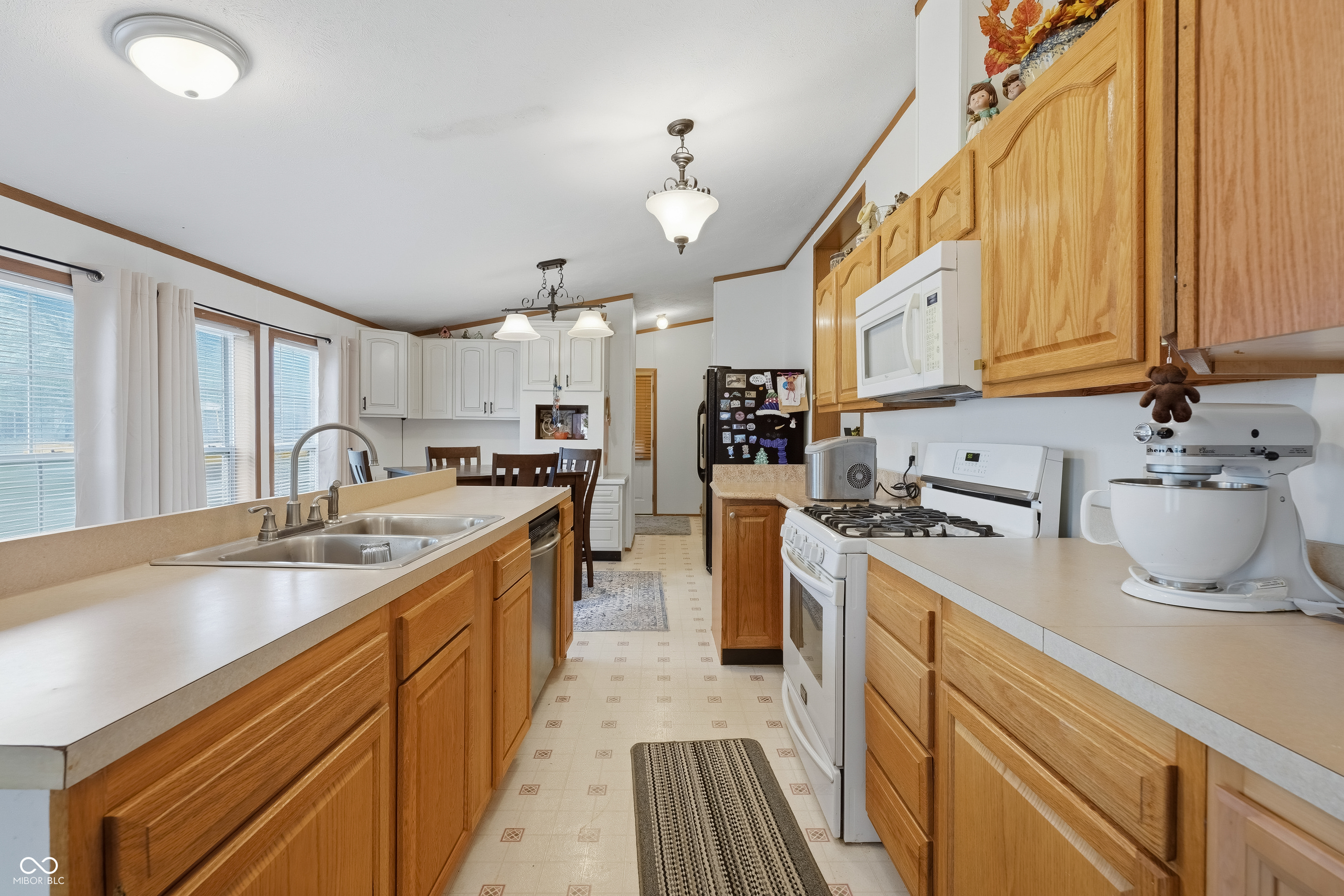3336 Fall Valley Drive Columbus, IN 47203 - Photo 6 of 21
