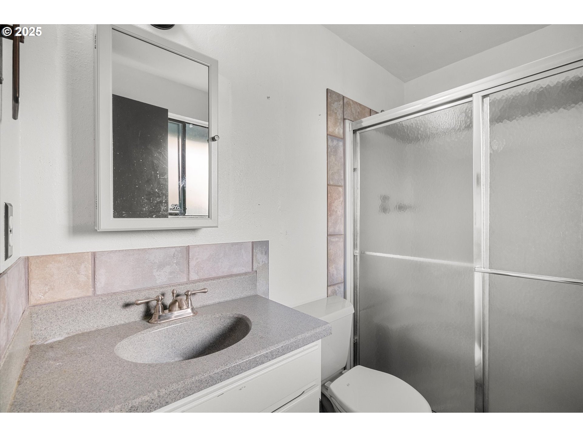 1757 Southwest 19th Court Gresham, OR 97080 - Photo 15 of 29