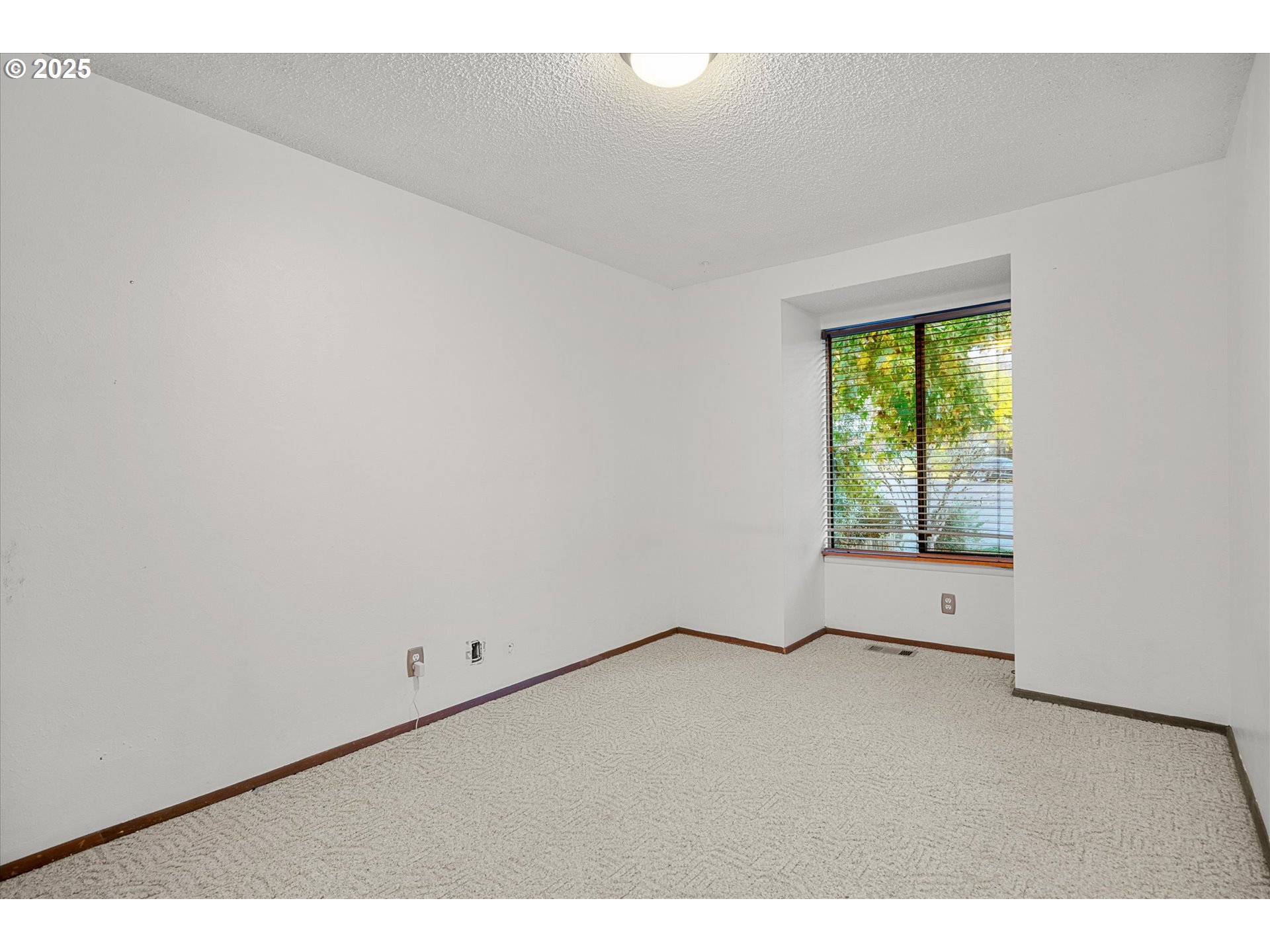 1757 Southwest 19th Court Gresham, OR 97080 - Photo 19 of 29