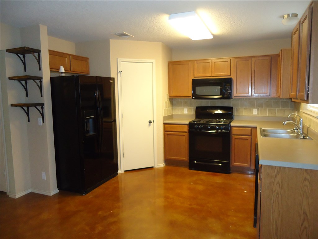 4527 Secure Lane, Unit 32 Austin, TX 78725 - Photo 3 of 9