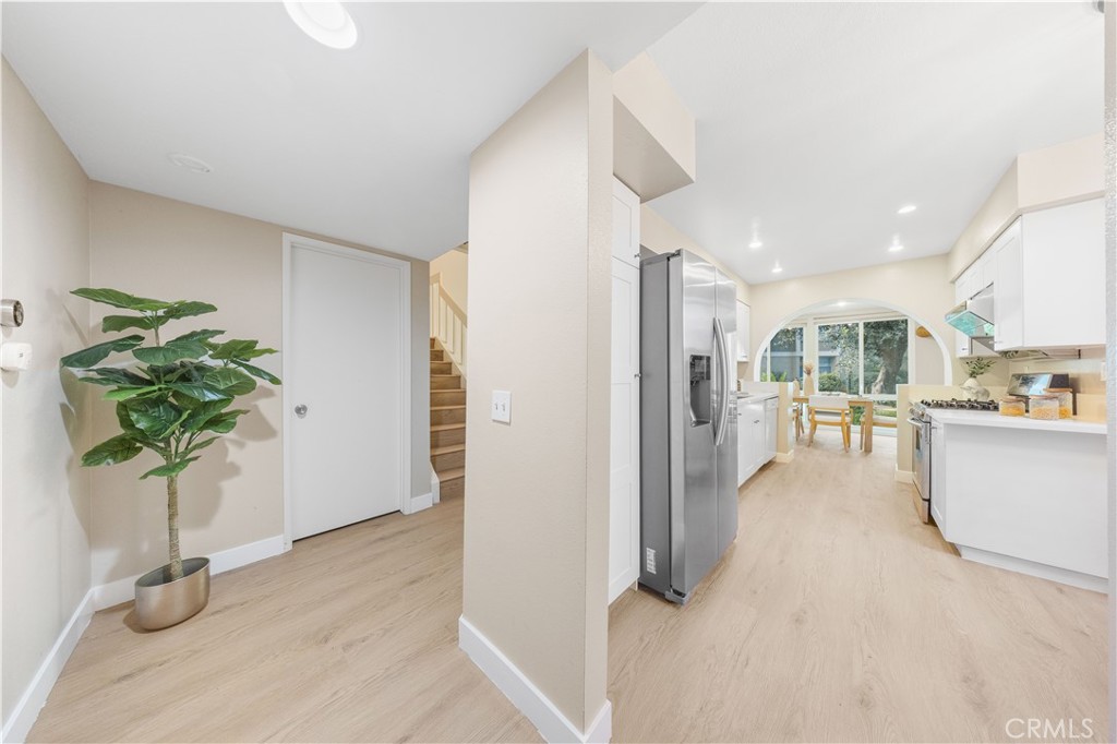 136 Pineview Irvine, CA 92620 - Photo 4 of 25