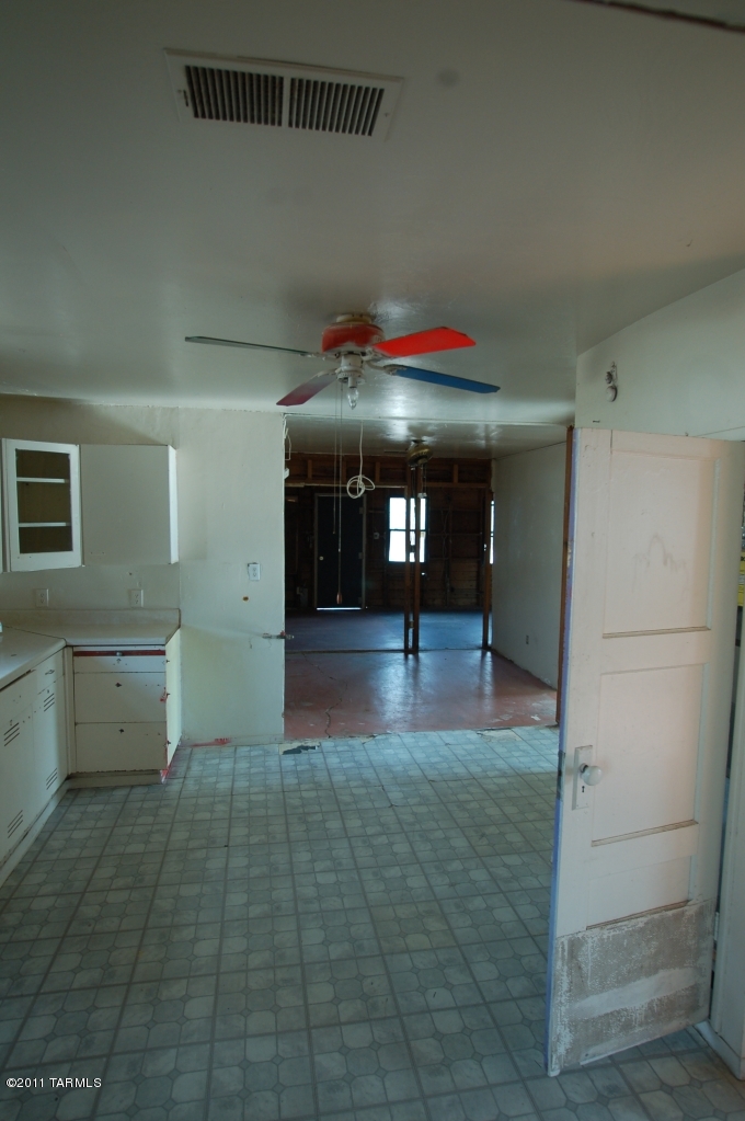 605 West Thurber Road Tucson, AZ 85705 - Photo 6 of 14 Gallery Image 6