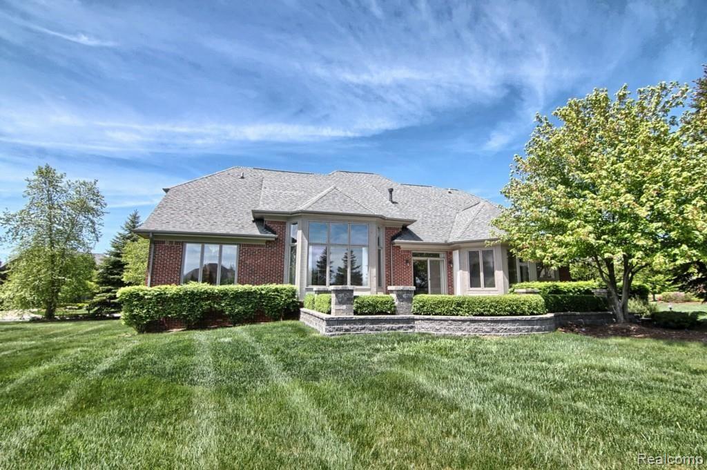 2695 Shorebrook Court Rochester, MI 48306 - Photo 31 of 31 Rear.jpg