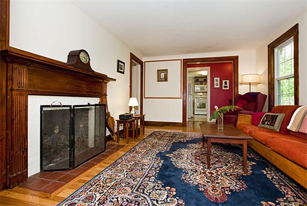 45 Rochester Road Newton, MA 02458 - Photo 3 of 25