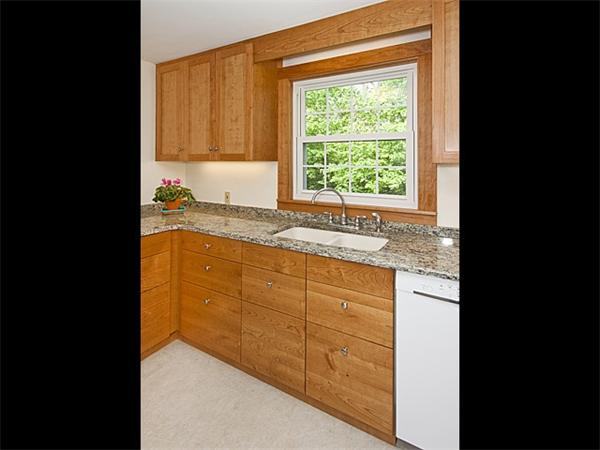 45 Rochester Road Newton, MA 02458 - Photo 8 of 25