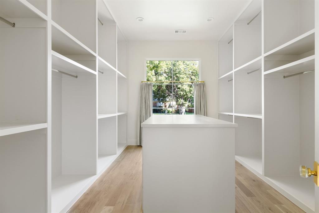 6541 Oriole Drive Dallas, TX 75209 - Photo 20 of 31 a view of closet