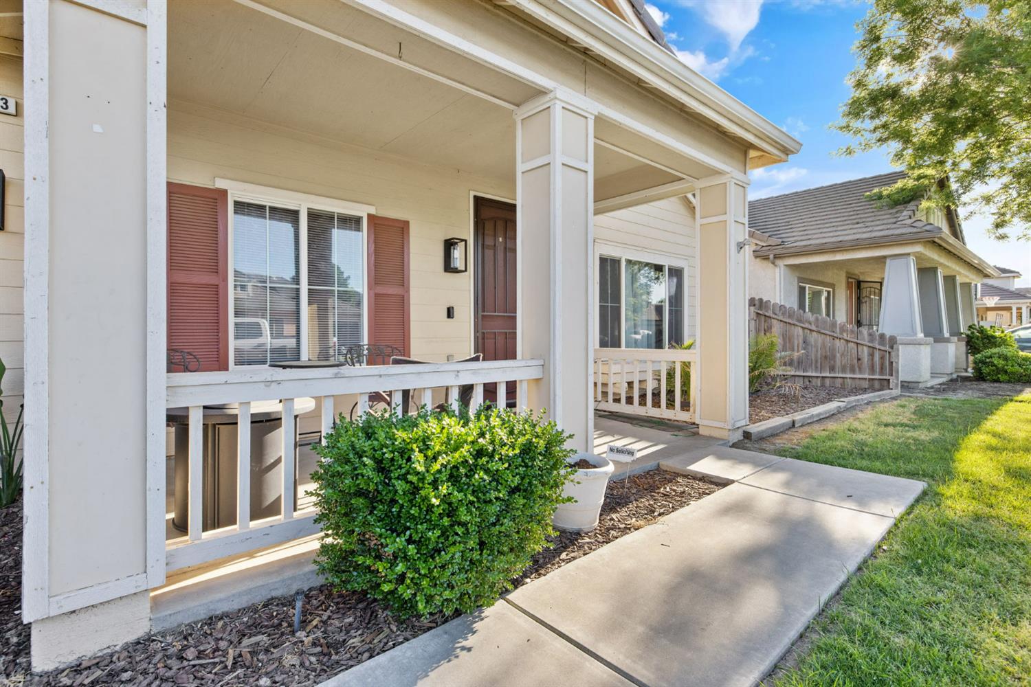 1963 West Merritt Street Hanford, CA 93230 - Photo 4 of 32 a view of a house with backyard and sitting area