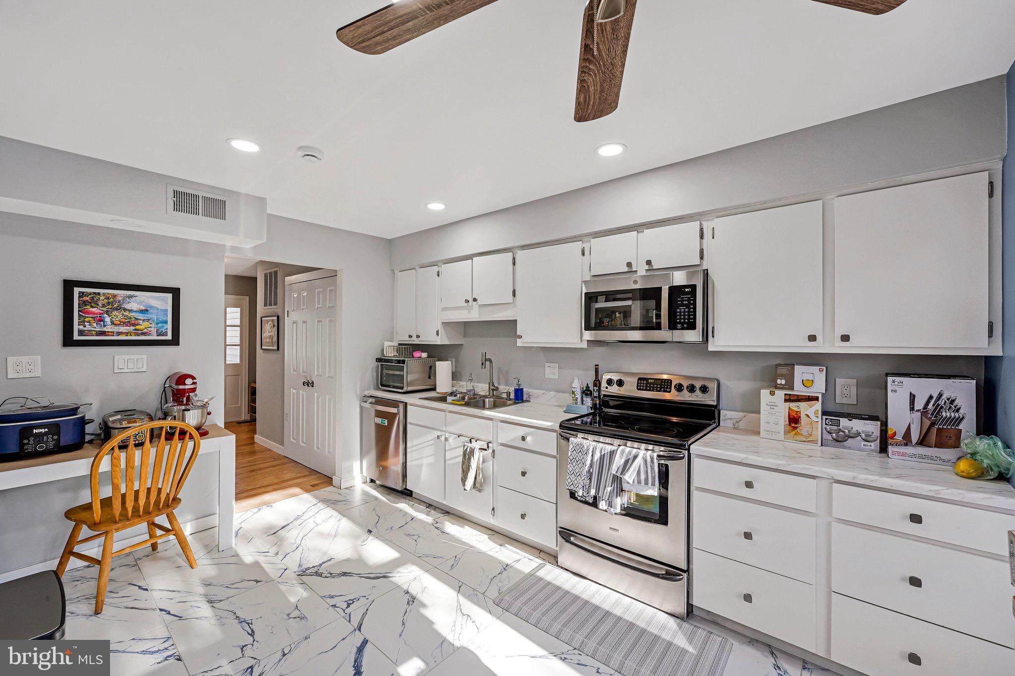 9403 Talisman Drive Vienna, VA 22182 - Photo 14 of 35 Kitchen View
