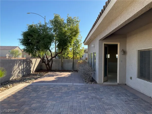 $3,300 | 5584 Hawley Court, Las Vegas, NV 89118