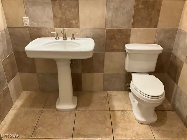 $3,500 | 5584 Hawley Court, Las Vegas, NV 89118