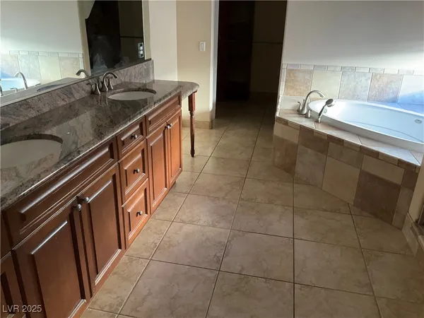 $3,300 | 5584 Hawley Court, Las Vegas, NV 89118