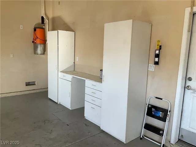 $3,500 | 5584 Hawley Court, Las Vegas, NV 89118