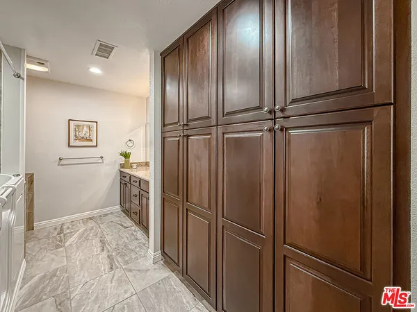 $945,000 | 20151 Village 20, Camarillo, CA 93012