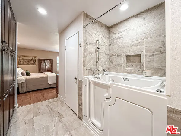 $945,000 | 20151 Village 20, Camarillo, CA 93012