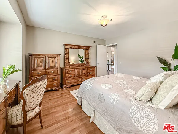 $945,000 | 20151 Village 20, Camarillo, CA 93012