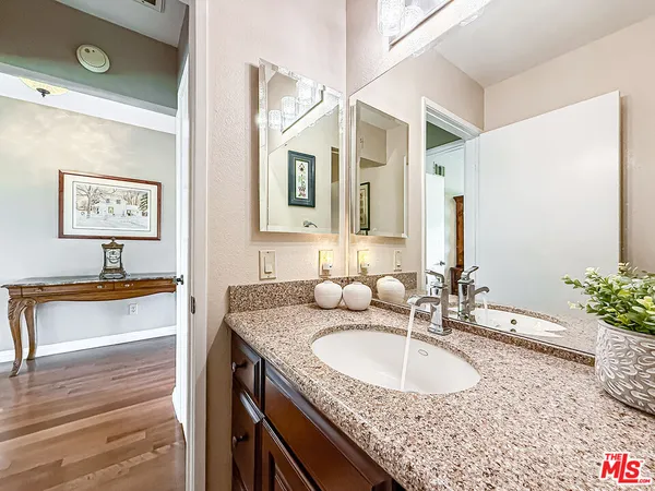 $945,000 | 20151 Village 20, Camarillo, CA 93012