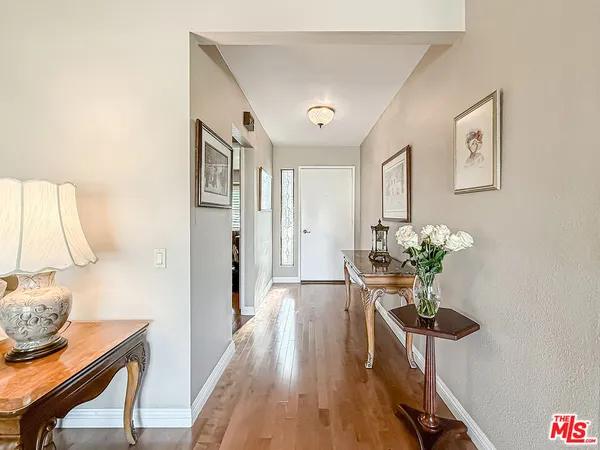 $945,000 | 20151 Village 20, Camarillo, CA 93012