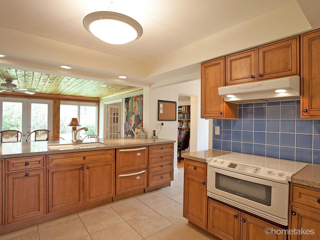 817 SW 7th st kitchen picture2