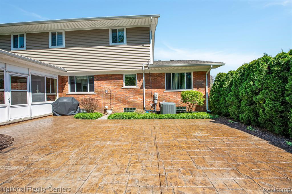 855 Bridgestone Drive Rochester Hills, MI 48309 - Photo 9 of 41