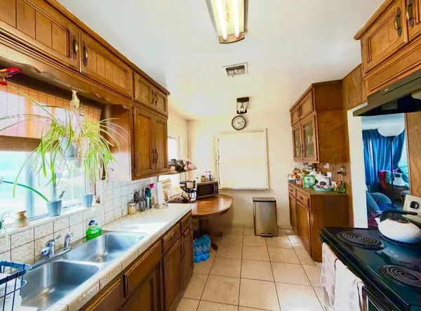 $339,900 | 713 East Laguna Avenue, Laton, CA 93242