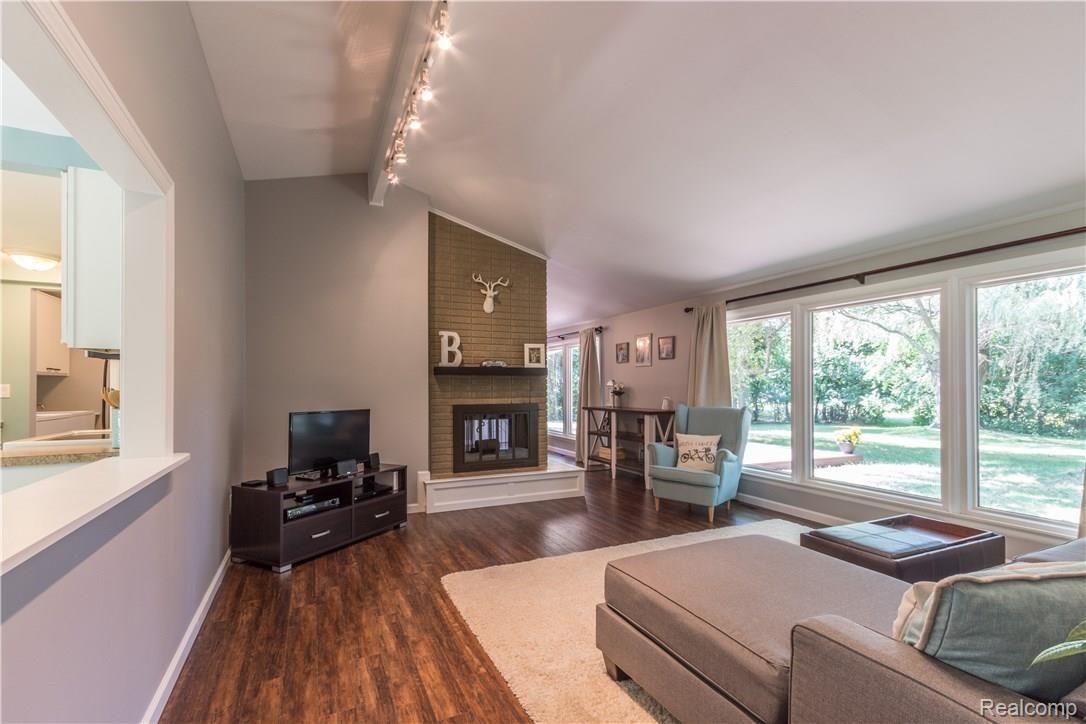 455 Donegal Drive Rochester, MI 48309 - Photo 13 of 34 455 Donegal-23.jpg