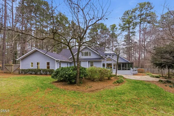 $925,000 | 3201 Fieldview Court, Raleigh, NC 27607