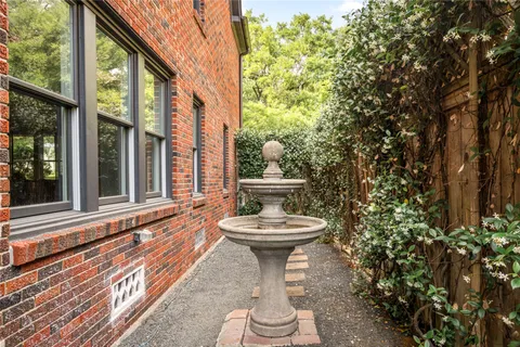 $2,650,000 | 2035 South Boulevard, Houston, TX 77098