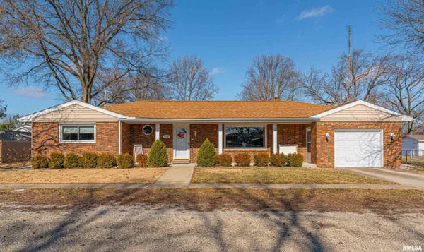 $155,000 | 138 East Lincoln Street, Greenview, IL 62642