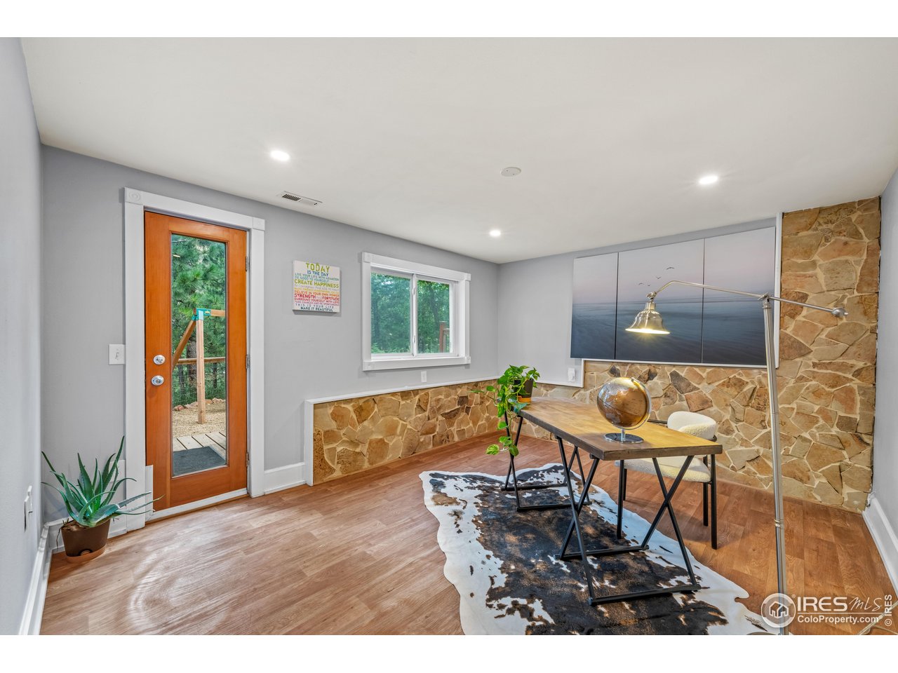 301 Valley Lane Boulder, CO 80302 - Photo 22 of 46 a workspace with furniture and window