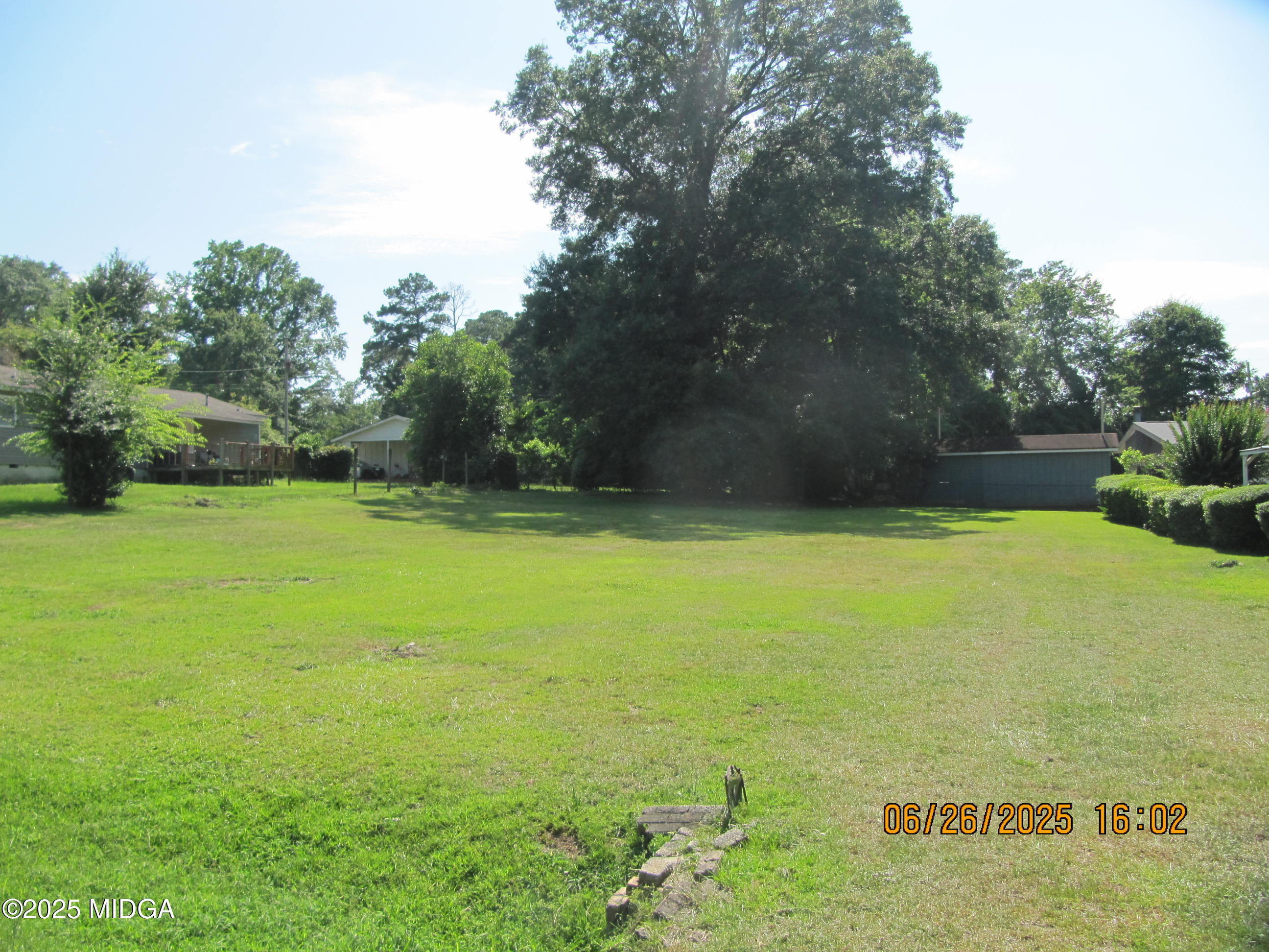 131 Sun Valley Drive Macon, GA 31211 - Photo 2 of 3 a view of an outdoor space and basketball court