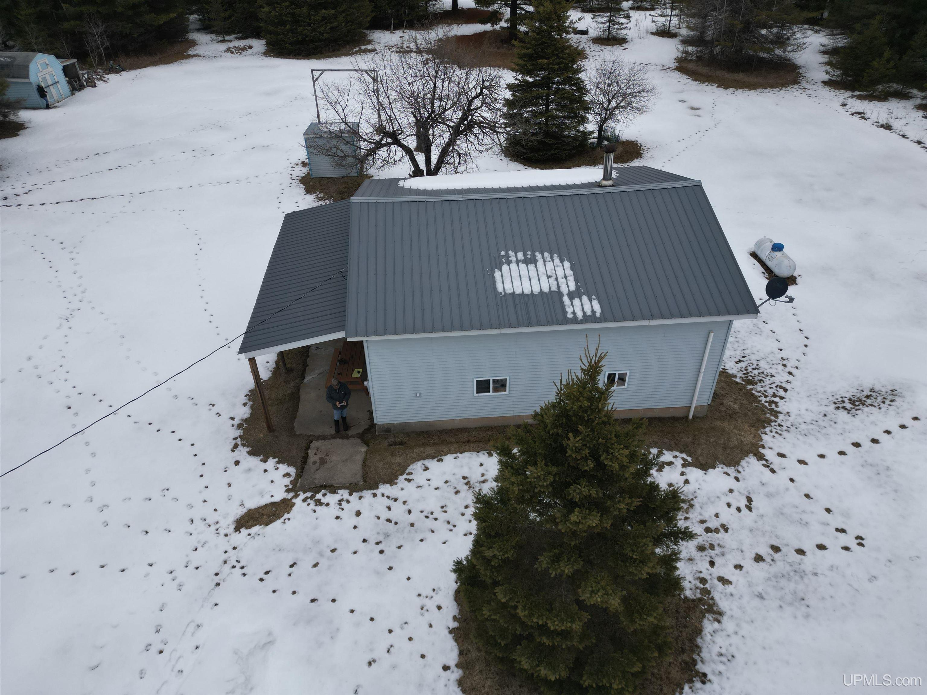 11128 Co Road Rapid River, MI 49878 - Photo 7 of 97