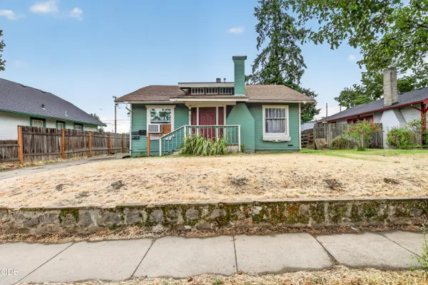 $335,000 | 625 West Jackson Street, Medford, OR 97501