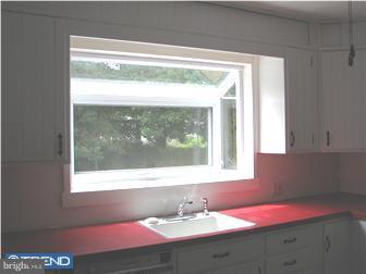 35 Wedgewood Road Newark, DE 19711 - Photo 4 of 12 Kitchen