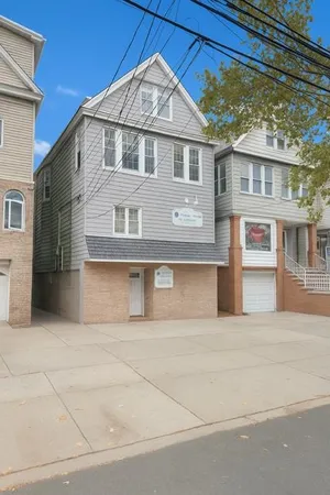 $2,100 | 801 John F. Kennedy Boulevard, Unit 2, Bayonne, NJ 07002