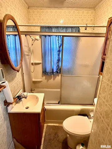 $90,000 | 1401 Hoagland Boulevard, Jacksonville, IL 62650