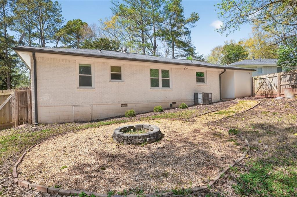 3061 Glendale Court Decatur, GA 30032 - Photo 19 of 21 a backyard of a house