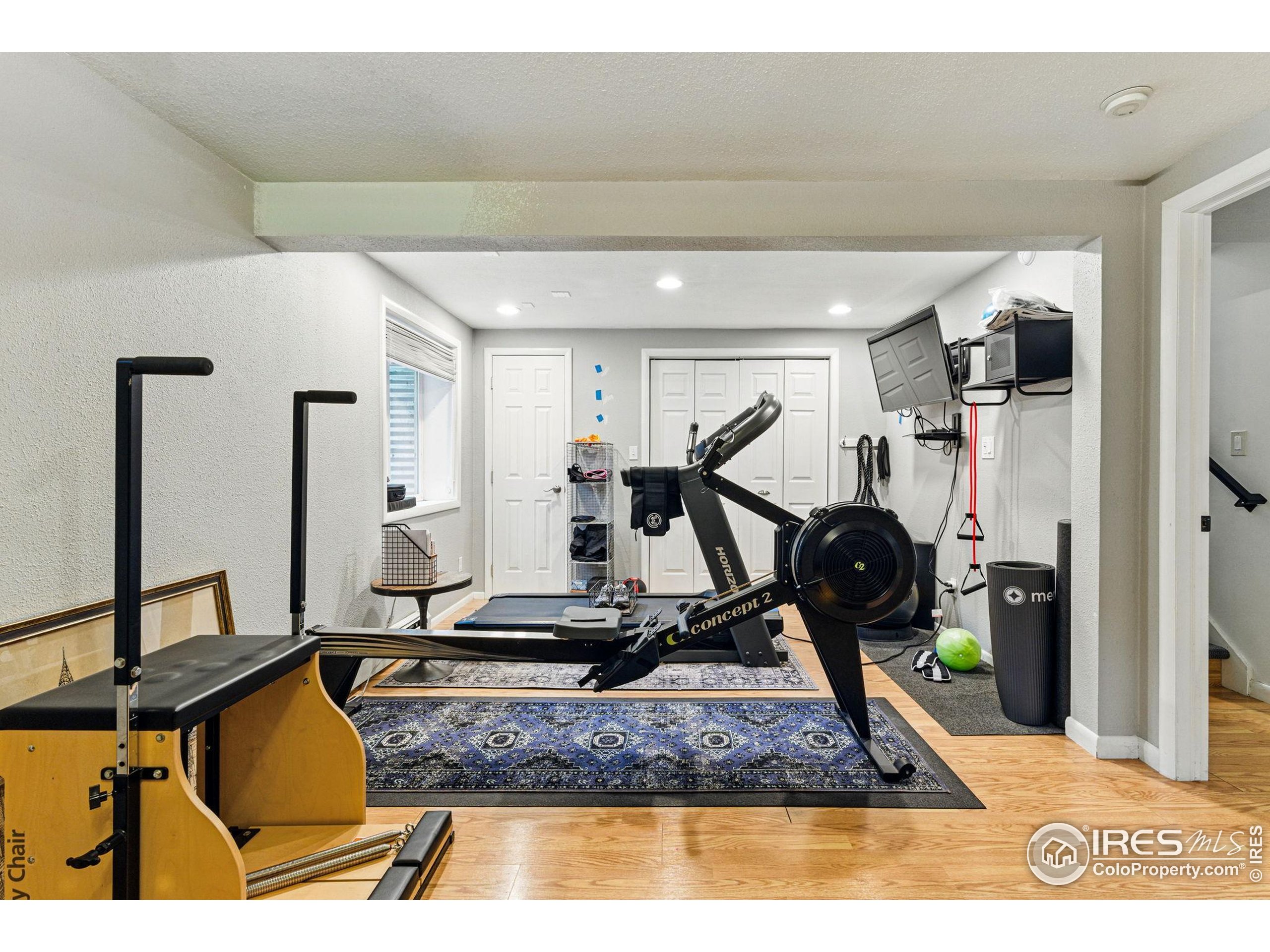 182 Ridge Road Boulder, CO 80303 - Photo 13 of 43 a room with gym equipment