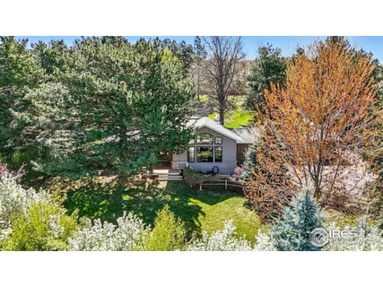 a view of an outdoor area