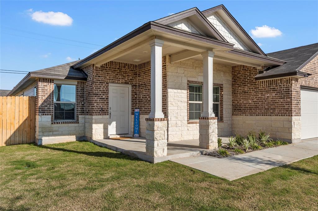 10761 Chesson Flts Drive Waco, TX 76708 - Photo 4 of 30 a view of house with backyard